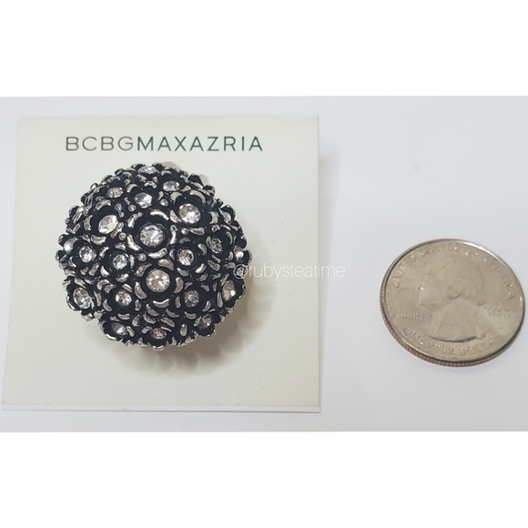✨️SALE✨️ 2 for $13✨️ BCBG Crystal / Metal Floral Cocktail Ring, Holiday, NWT - Picture 7 of 10